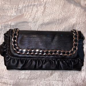 BETSEY JOHNSON BLACK LEATHER CHAIN RUFFLE WALLET🖤